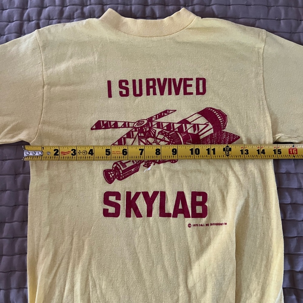 Vintage Yellow 'I Survived Skylab' T-Shirt S/XS - Picture 2 of 3
